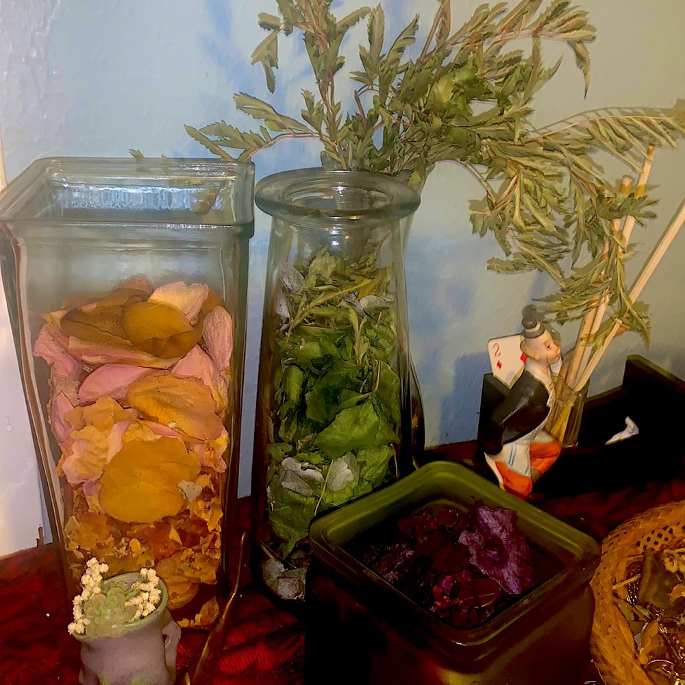Green Leaf Vase Decor